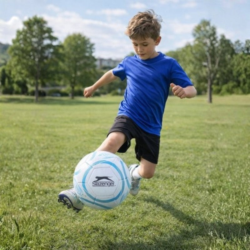 Slazenger - 32-delige trainingsvoetbal maat 5 (wit/blauw) (2)