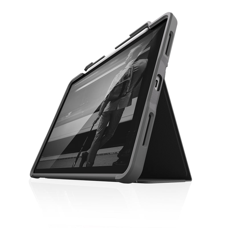 STM Dux Plus - Duurzame hoes voor iPad Air 11” M3 (2025) / M2 (2024) / iPad Air 10.9” (5e-4e gen.) (2022-2020)