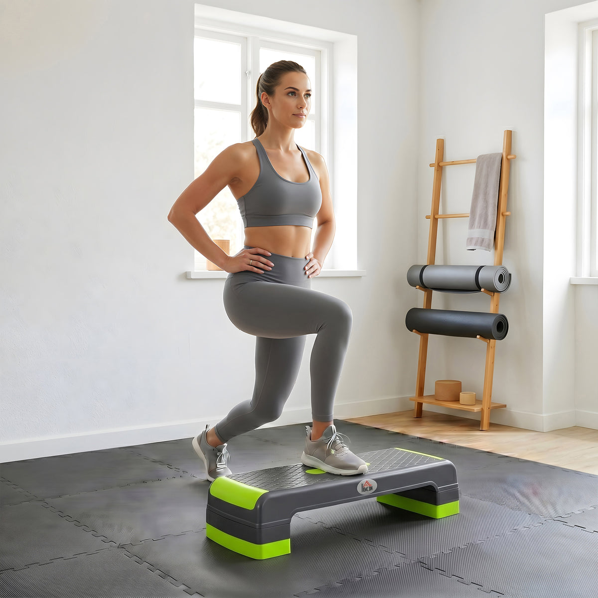 Aerobische step, 3-traps in hoogte verstelbaar, tot 150 kg, 78 x 28 x 20 cm, grijs/groen (2)