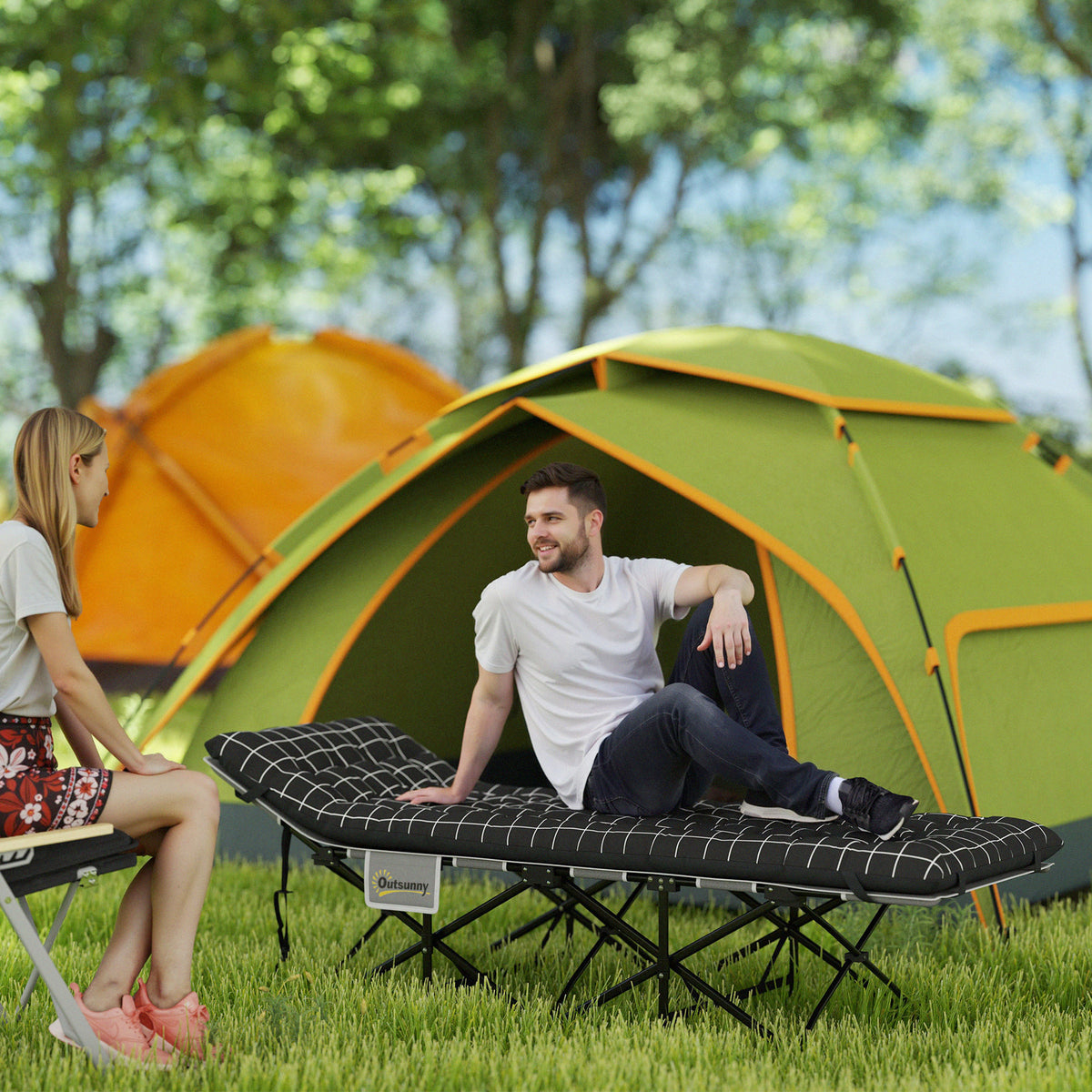 Opvouwbaar campingbed, veldbed met matras, ergonomisch, metalen frame, zwart (2)