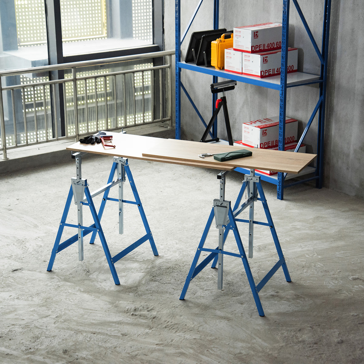 Set van 2 werkbanken, belastbaar tot 200 kg, inklapbaar, zaagbok in hoogte verstelbaar 80-130 cm, stalen (2)