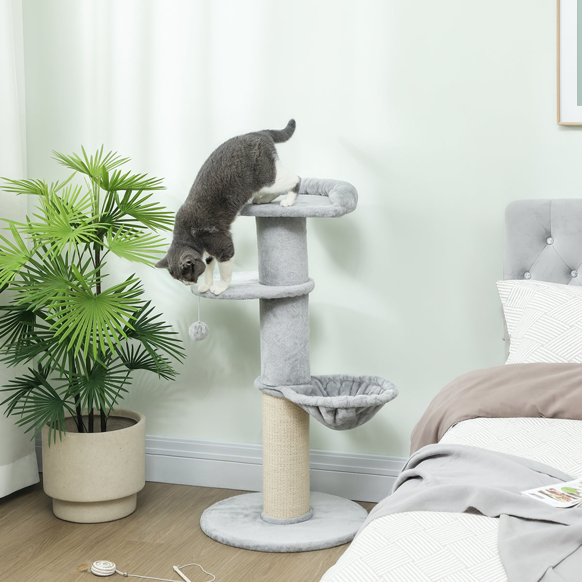 Kattenkrabpaal, sisalstam, meerniveaus, pluche stof, hangend balletje, lichtgrijs (2)