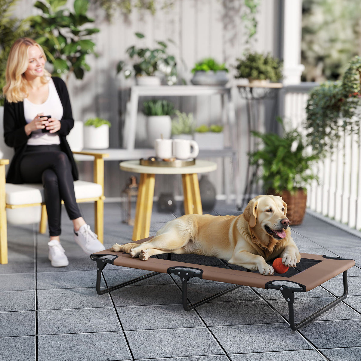 Draagbaar verhoogd hondenbed, verhoogd huisdierbed met ademend gaas, voor grote honden, koffiekleurig (2)