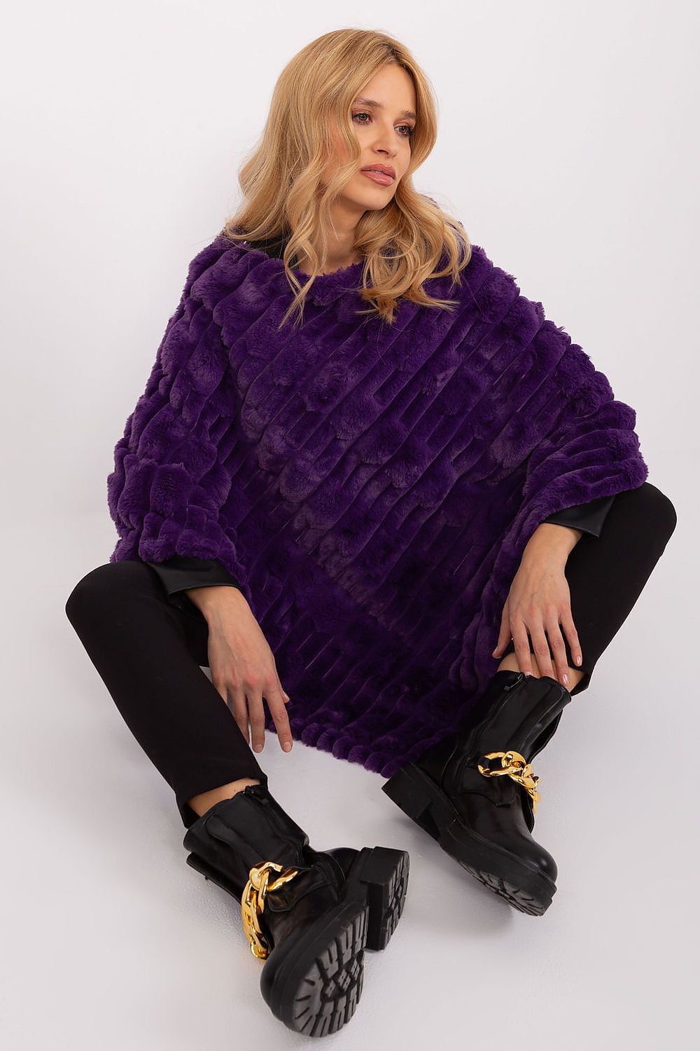  Poncho model 190861 Wool Fashion Italia 