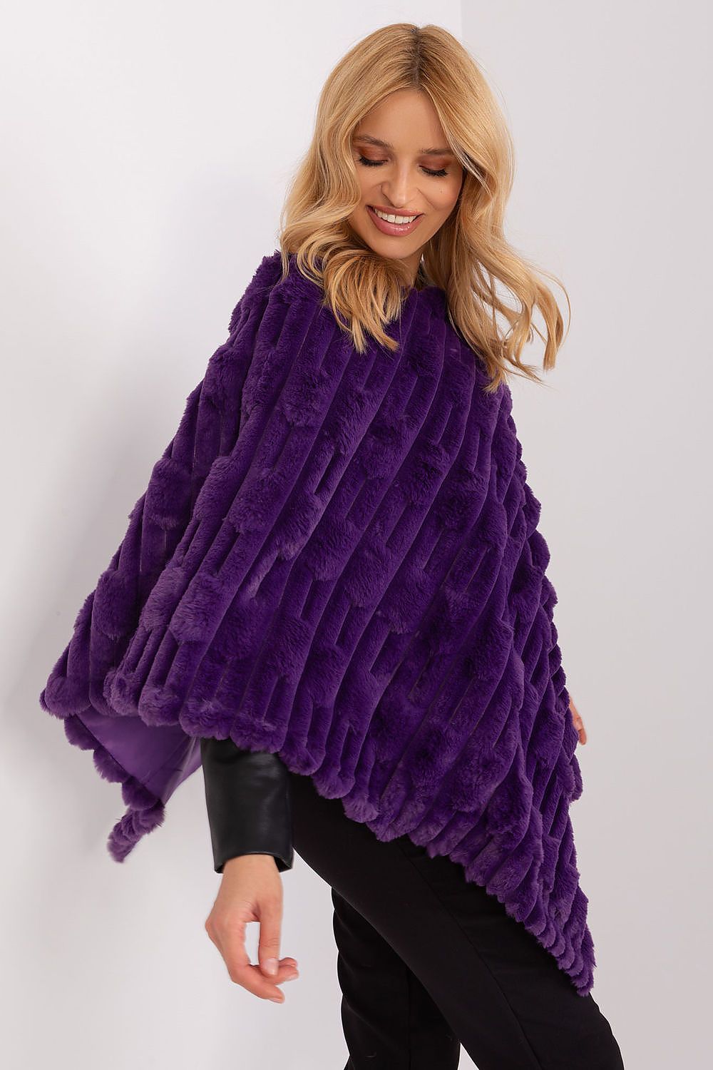  Poncho model 190861 Wool Fashion Italia 