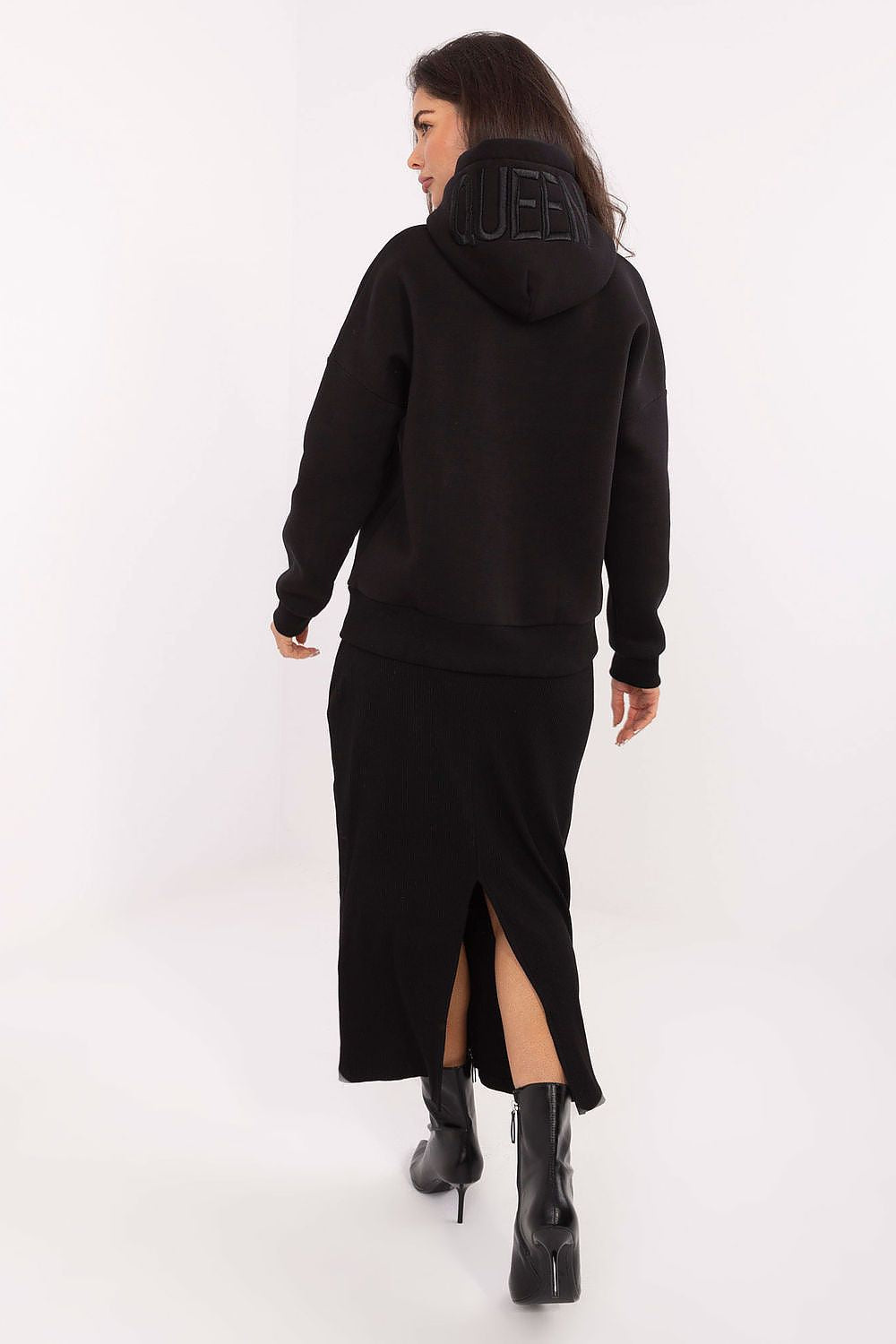  Sweater model 220401 Relevance 