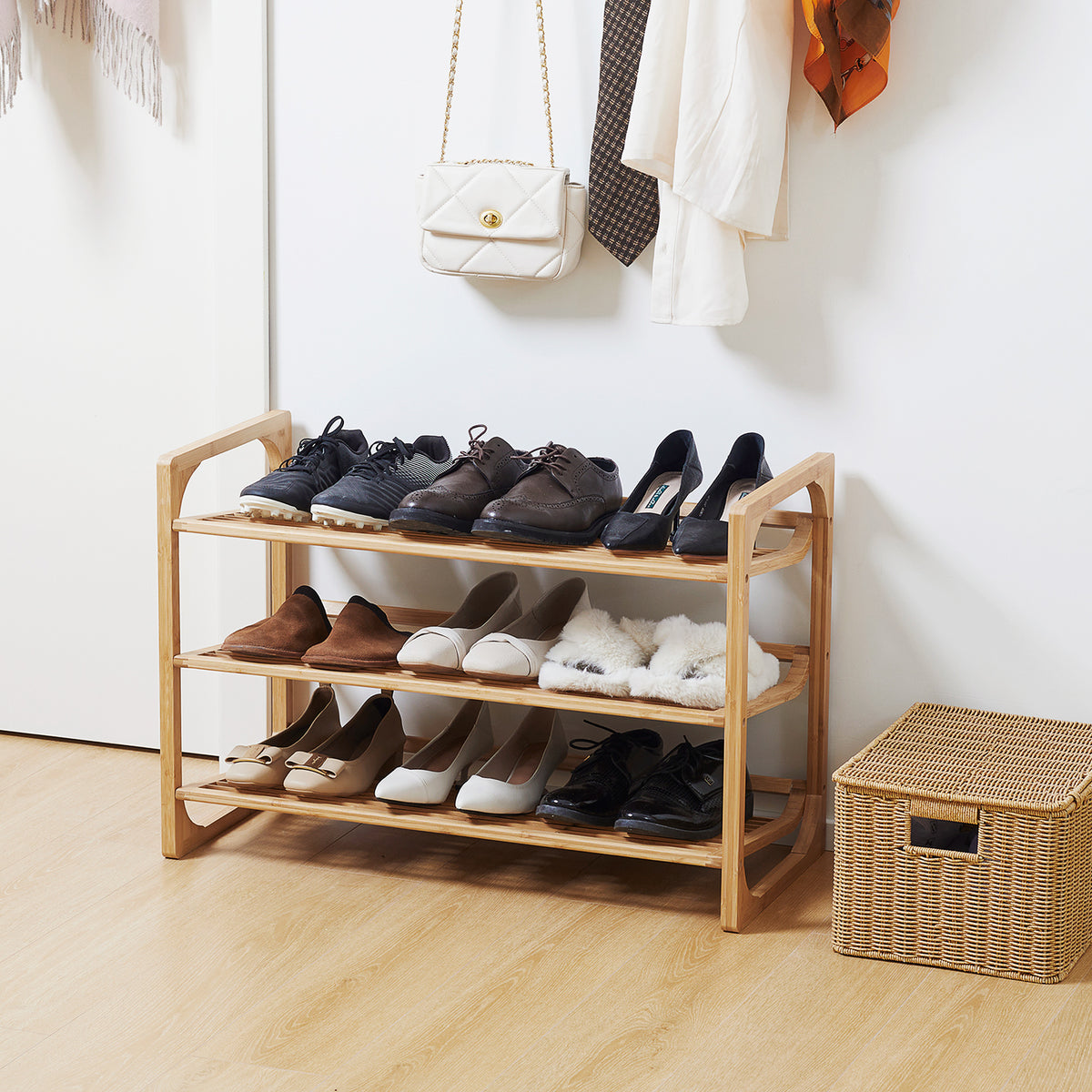 Schoenenrek voor 9 paar schoenen, 3 etages, opstaande randen, bamboehout, 76 x 33 x 51 cm (2)