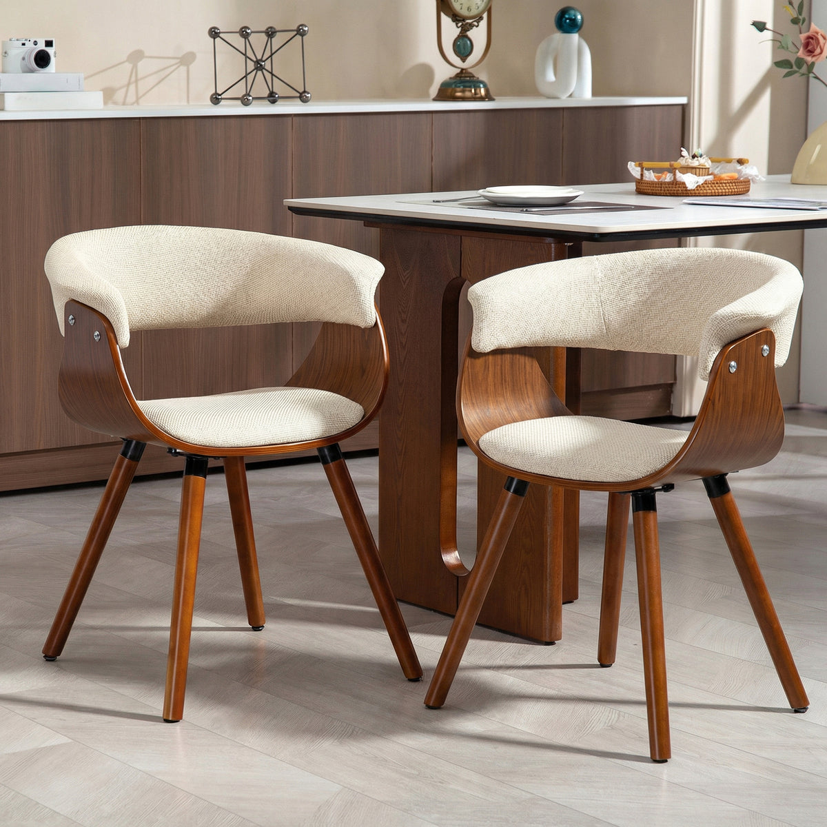 Eetkamerstoel, stof in linnenlook, gebogen rugleuning, houten poten, beige (2)