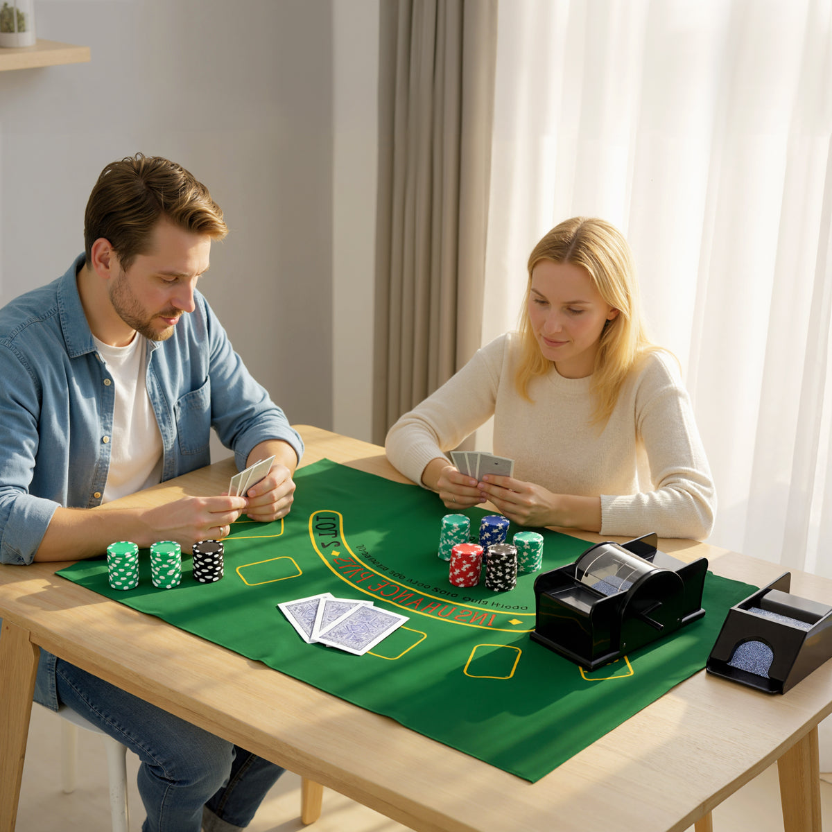 Pokerset, 300 fiches, dobbelstenen, 2 kaartspellen, accessoires, koffer, voor 8 spelers (2)